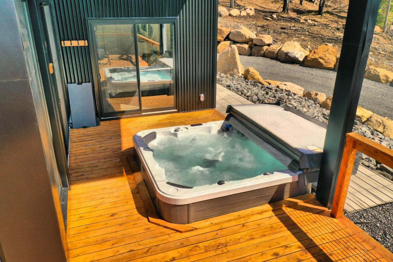 Kallm-Mont-Tremblant Chalet With Hot Tub, Pond & Beach On Private 7Acre Estate Lac-Superieur المظهر الخارجي الصورة