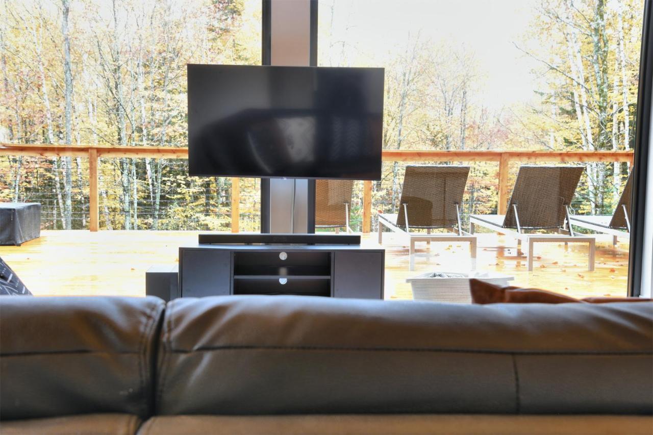 Kallm-Mont-Tremblant Chalet With Hot Tub, Pond & Beach On Private 7Acre Estate Lac-Superieur المظهر الخارجي الصورة