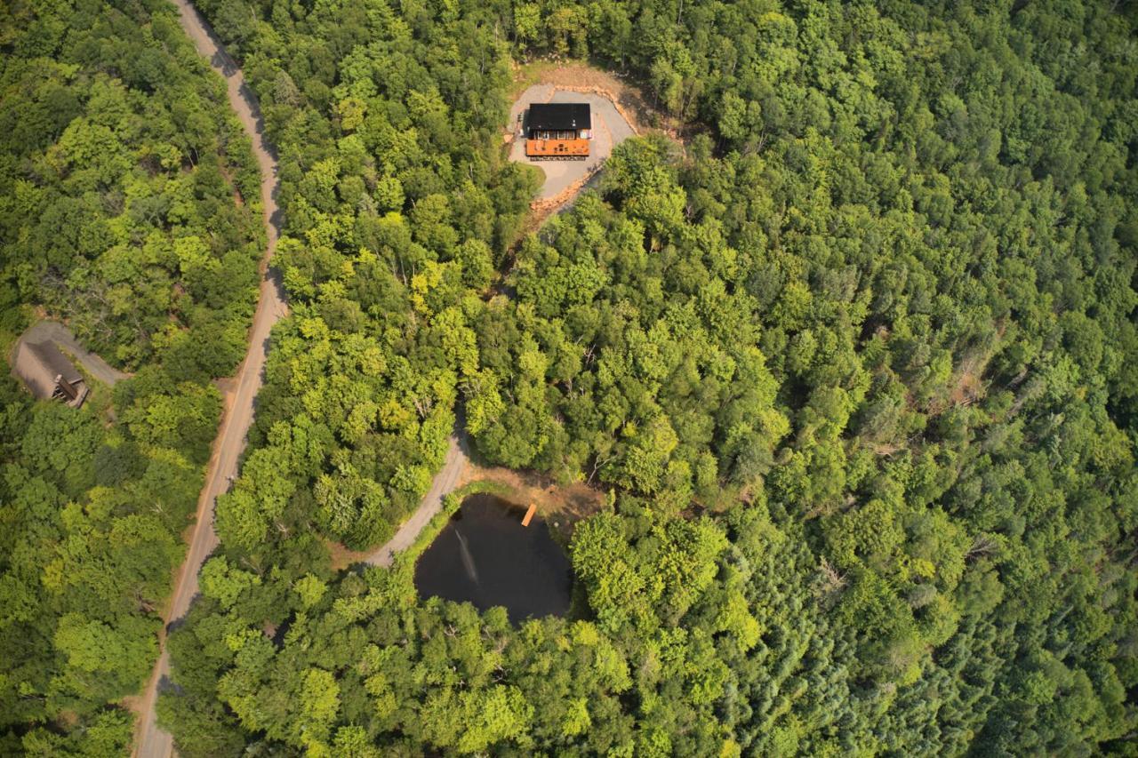 Kallm-Mont-Tremblant Chalet With Hot Tub, Pond & Beach On Private 7Acre Estate Lac-Superieur المظهر الخارجي الصورة