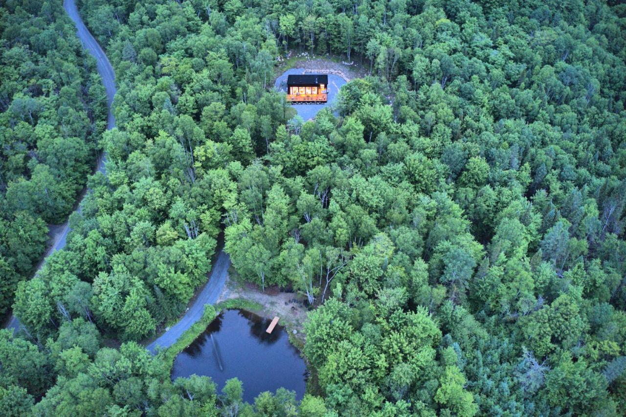 Kallm-Mont-Tremblant Chalet With Hot Tub, Pond & Beach On Private 7Acre Estate Lac-Superieur المظهر الخارجي الصورة