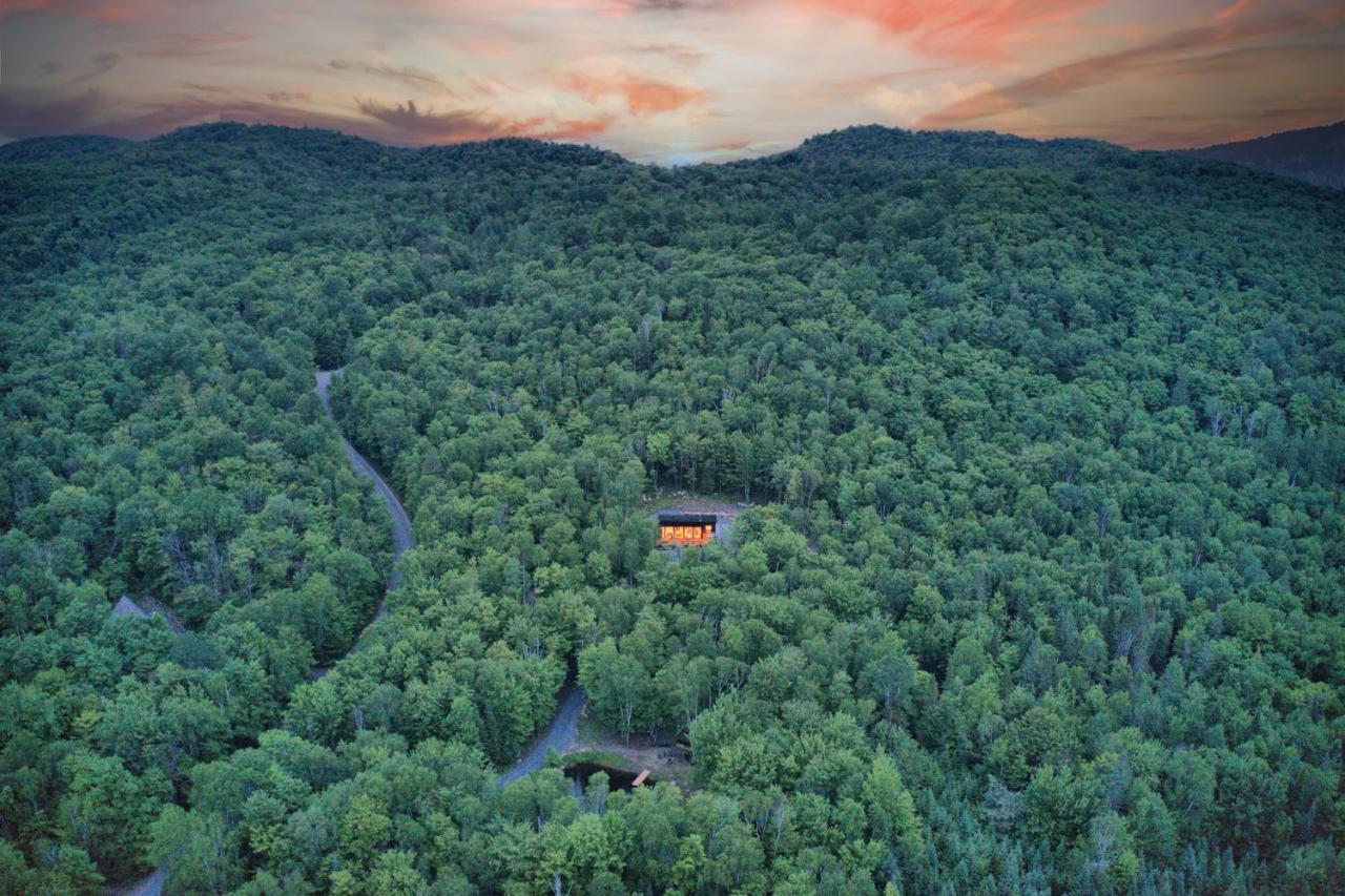 Kallm-Mont-Tremblant Chalet With Hot Tub, Pond & Beach On Private 7Acre Estate Lac-Superieur المظهر الخارجي الصورة