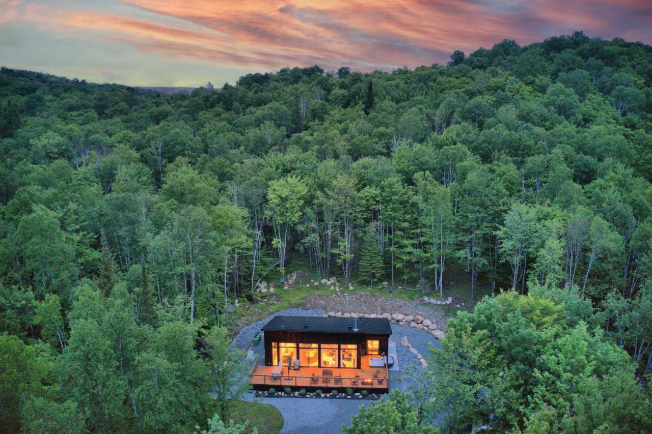 Kallm-Mont-Tremblant Chalet With Hot Tub, Pond & Beach On Private 7Acre Estate Lac-Superieur المظهر الخارجي الصورة