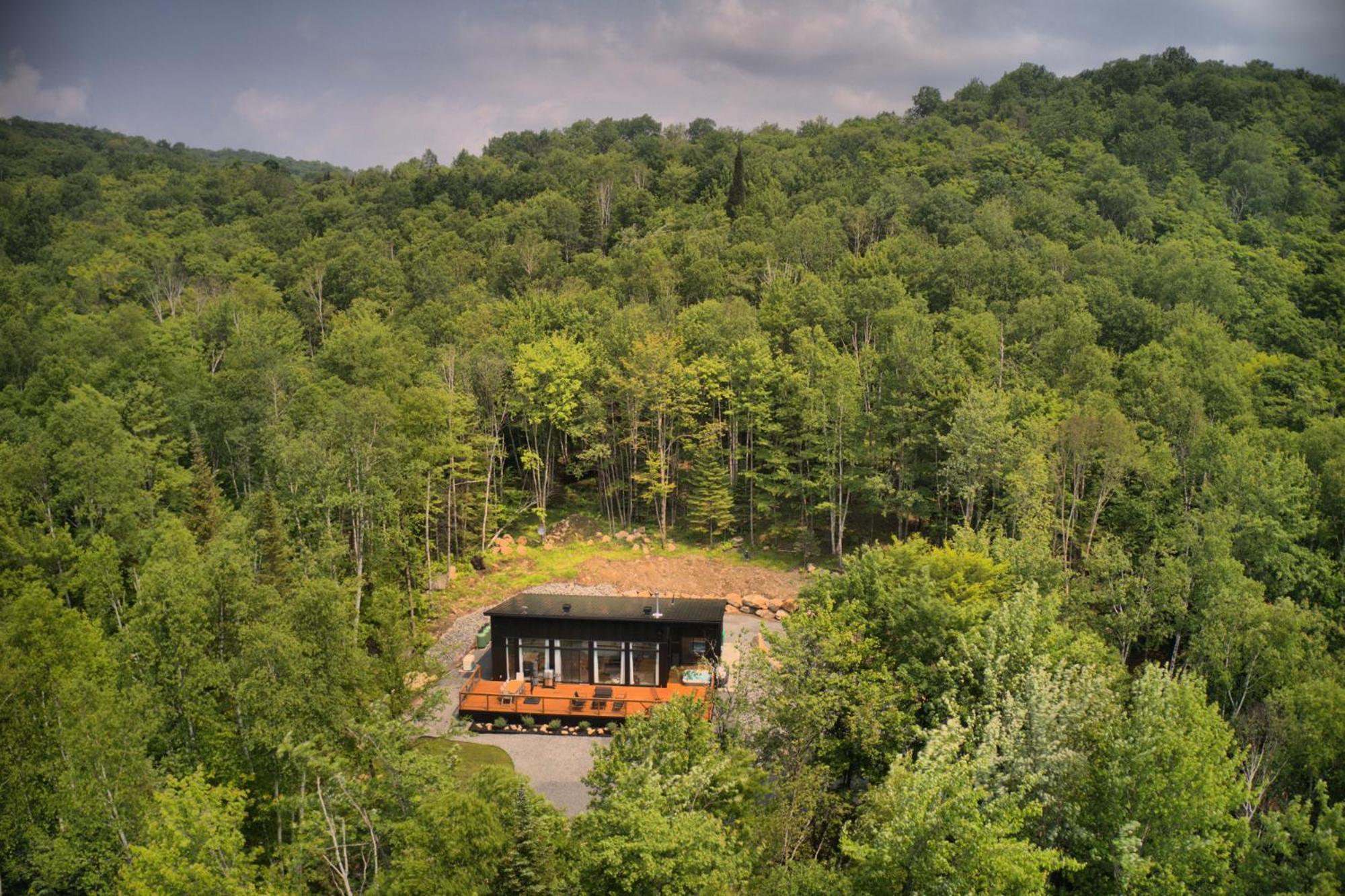 Kallm-Mont-Tremblant Chalet With Hot Tub, Pond & Beach On Private 7Acre Estate Lac-Superieur المظهر الخارجي الصورة